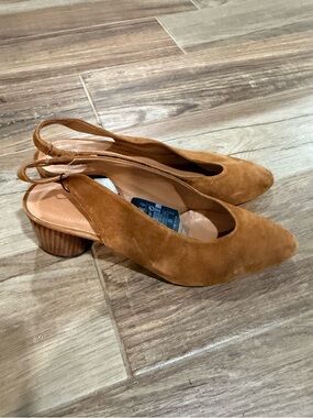 Massimo Dutti Suede Slingback Heels